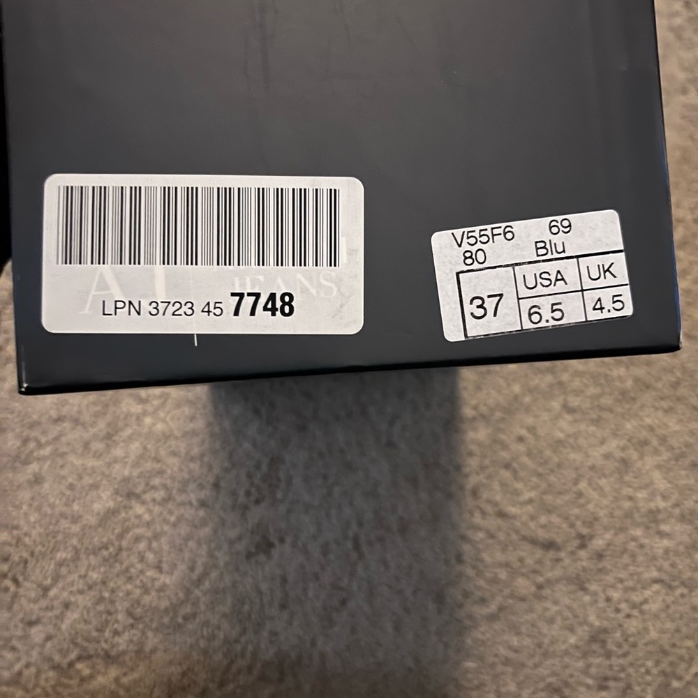Never worn